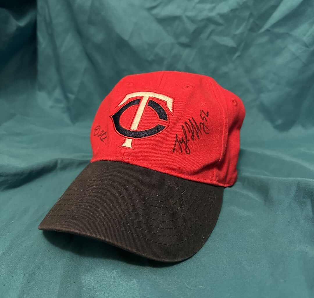 I need help to identify these signatures!