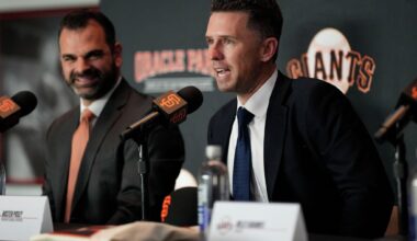 A blurry pic of Buster Posey at LAX is now driving SF Giants free agency rumors