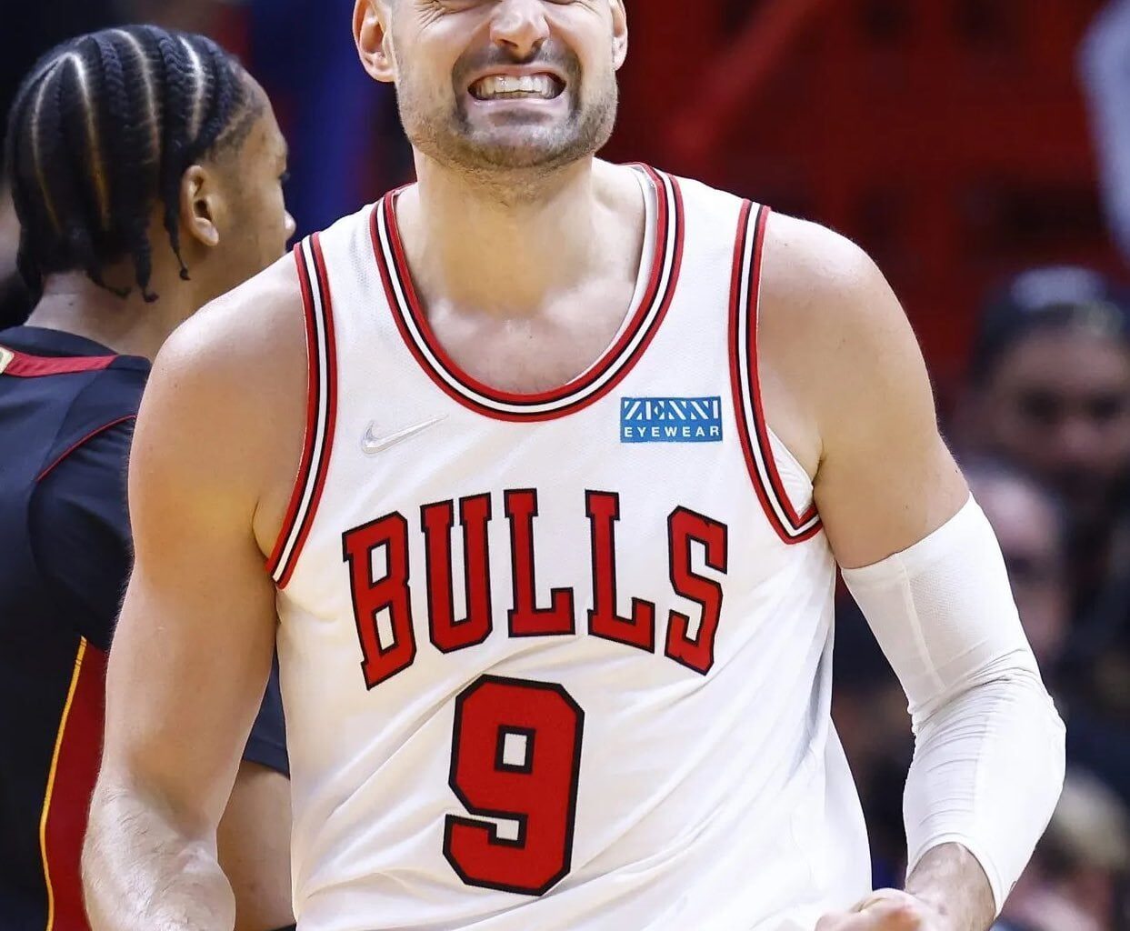 [esidery] The Warriors have recently checked in with the Bulls on Nikola Vucevic. Vucevic is averaging 21.1 points, 9.6 rebounds and 3.2 assists while shooting 47.5% on threes. Golden State has the necessary expiring salaries and draft capital to make a potential deal work with Chicago.