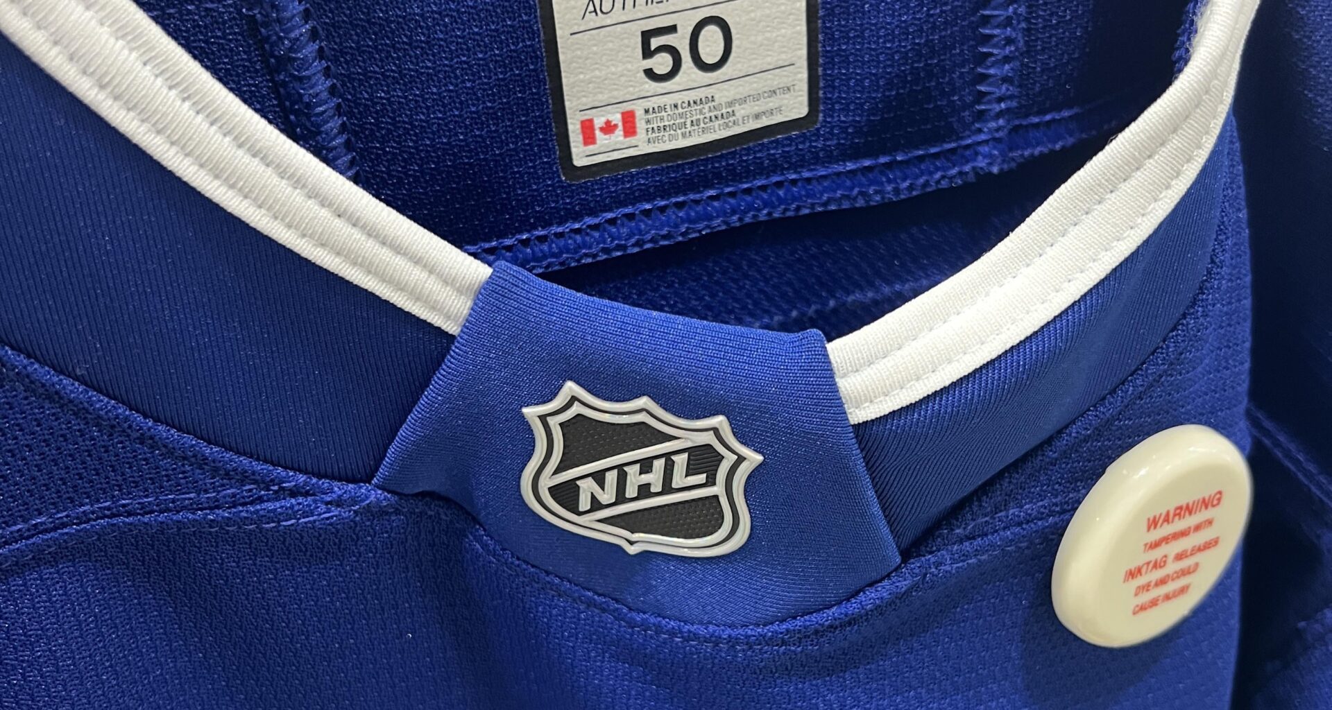 Lightning on Ice Jersey at Dick’s House Of Sport in Tampa — made in 🇨🇦