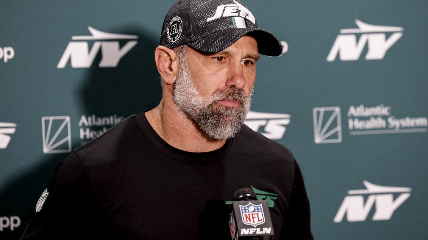 Jeff Ulbrich: I don't feel players checked out