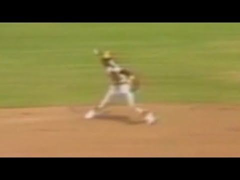 Ozzie Smith Makes Barehanded Play in 1978