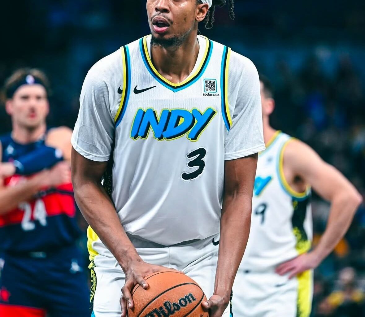 [Michael Scotto] The Indiana Pacers are waiving center Moses Brown, league sources told 
@hoopshype. Brown appeared in nine games for the Pacers and averaged 3.2 points in 5.1 minutes per game.