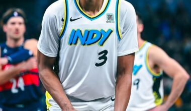 [Michael Scotto] The Indiana Pacers are waiving center Moses Brown, league sources told 
@hoopshype. Brown appeared in nine games for the Pacers and averaged 3.2 points in 5.1 minutes per game.