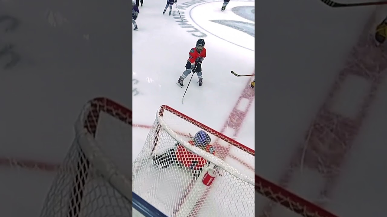 Young fan doesn't miss their chance to impress 👏