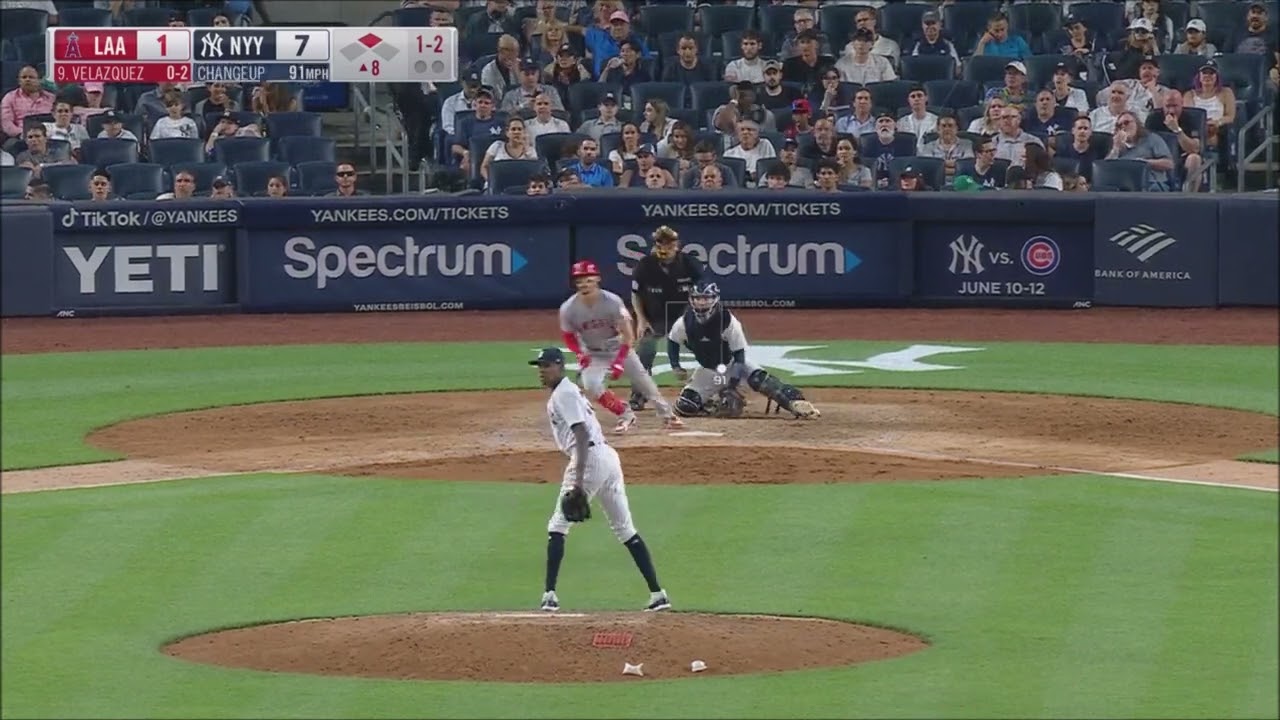 𝐁𝐑𝐄𝐀𝐊𝐈𝐍𝐆 𝐍𝐄𝐖𝐒: New York Yankees, Andrew Velazquez Agree To Minor League Deal | 2024 MLB Offseason