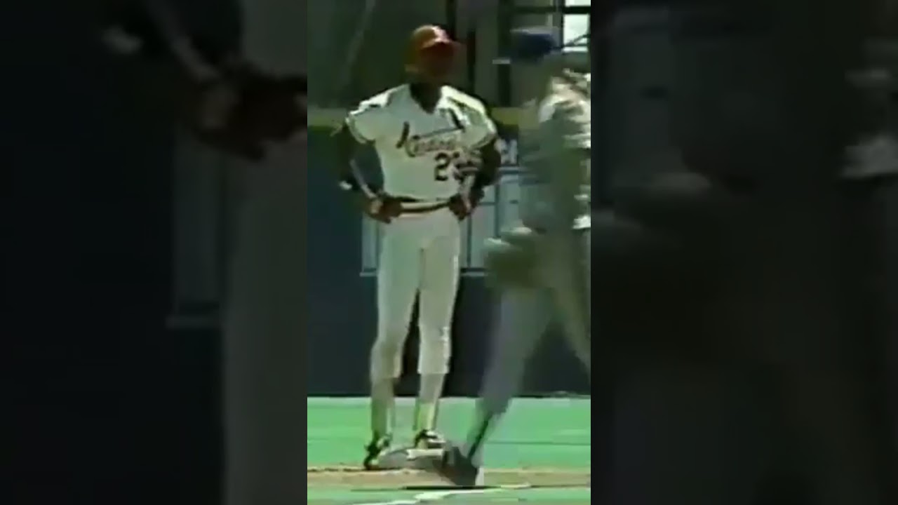 Vince Coleman Steals Second