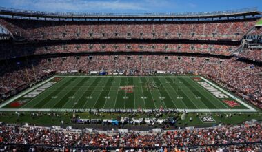 Browns sued by Cleveland over proposed stadium move to suburbs