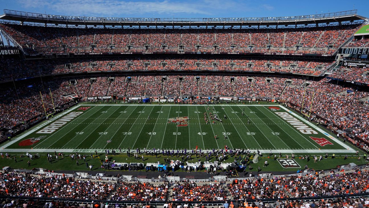 Browns sued by Cleveland over proposed stadium move to suburbs