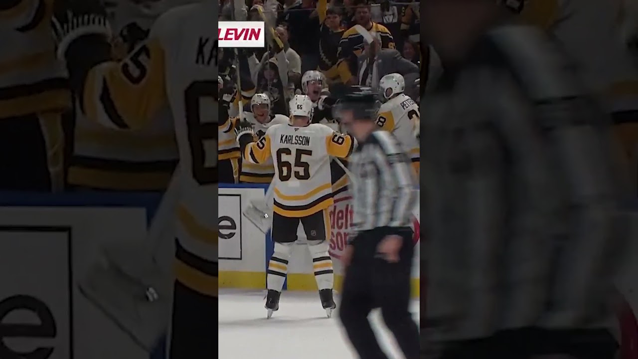 Alex Nedeljkovic with the GOALIE GOAL! 🚨🤯😱