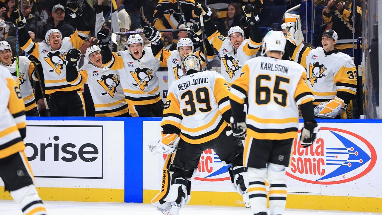 🚨 GOALIE GOAL! 🚨 Alex Nedeljkovic BURIES one!