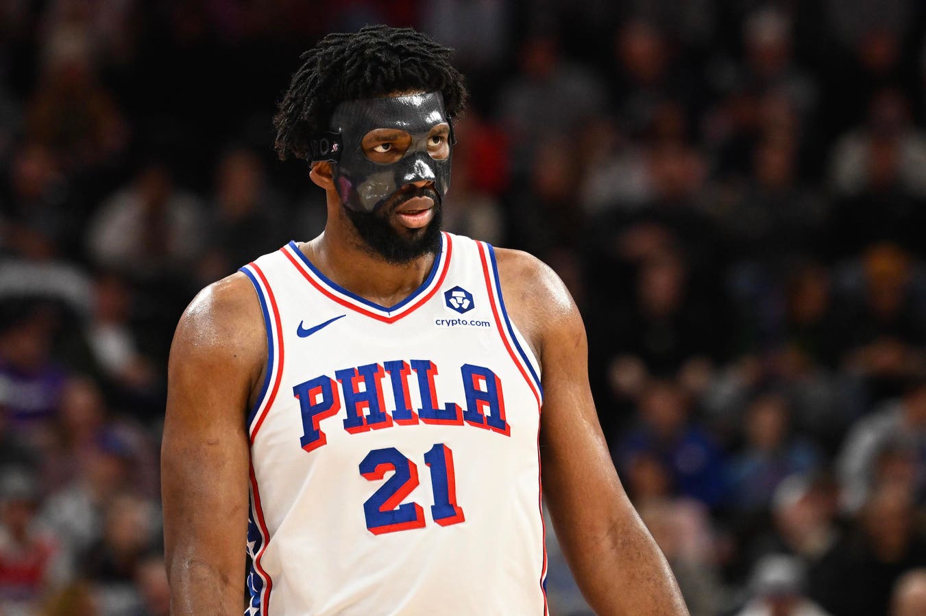 Joel Embiid’s Knee Injury Should Alter Sixers’ Trade-Deadline Strategy