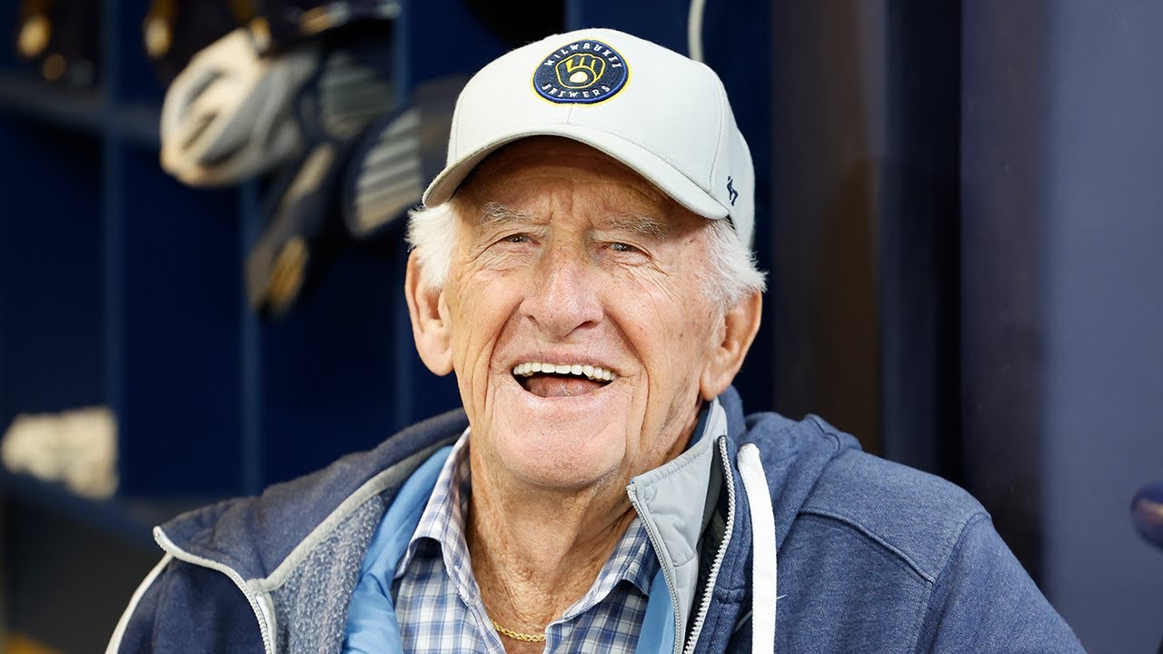Bob Costas remembers the "one of a kind" Bob Uecker | MLB Tonight