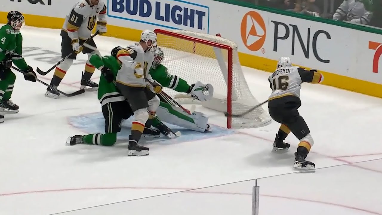 Jake Oettinger holds the line in an EPIC final few minutes against the Golden Knights!