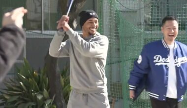Mookie Betts makes surprise visit during trip to Japan