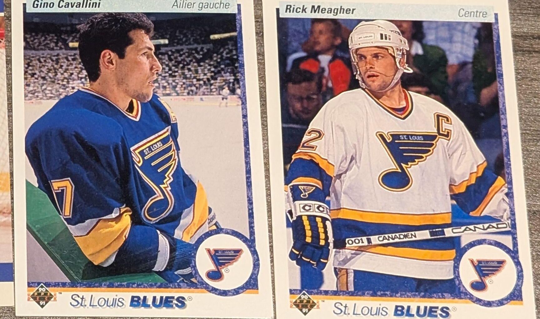 found a pack of old 1990 hockey cards today (french!)