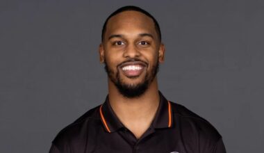 [Jones] The Patriots are hiring Ashton Grant as their quarterbacks coach, sources tell @NFLonCBS. Grant, who has been with the Browns the last 5 years, also interviewed for the Packers QBs coach job this offseason. Now he joins Mike Vrabel and Josh McDaniels in New England.