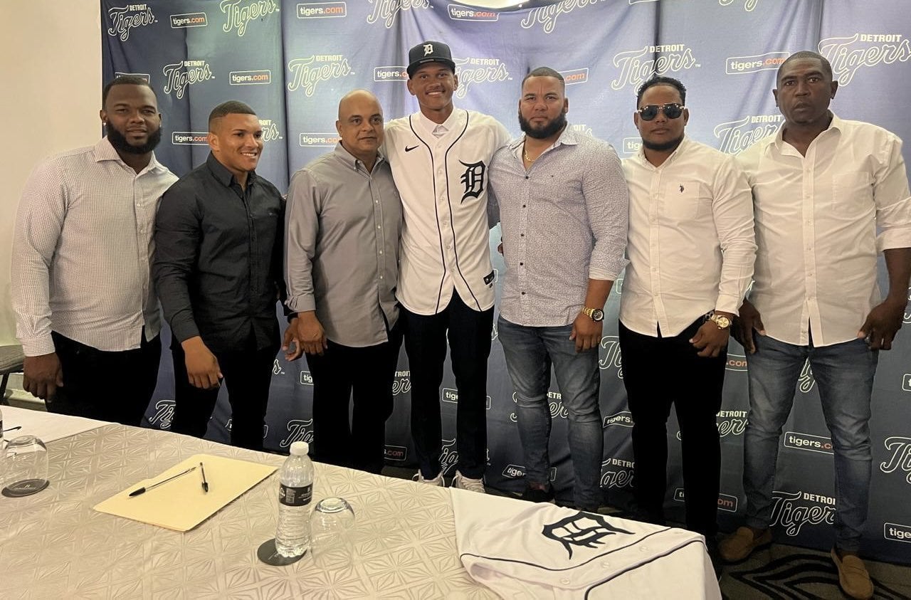 @BenBadler: Detroit Tigers with their big international signing today, Dominican outfielder Cris Rodriguez for $3.2 million.