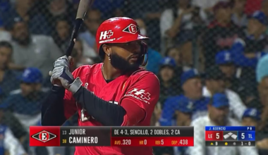 Junior Caminero smashes a home run over the CF wall to give Leones del Escogido the lead in the 9th inning of the Championship Game of LIDOM