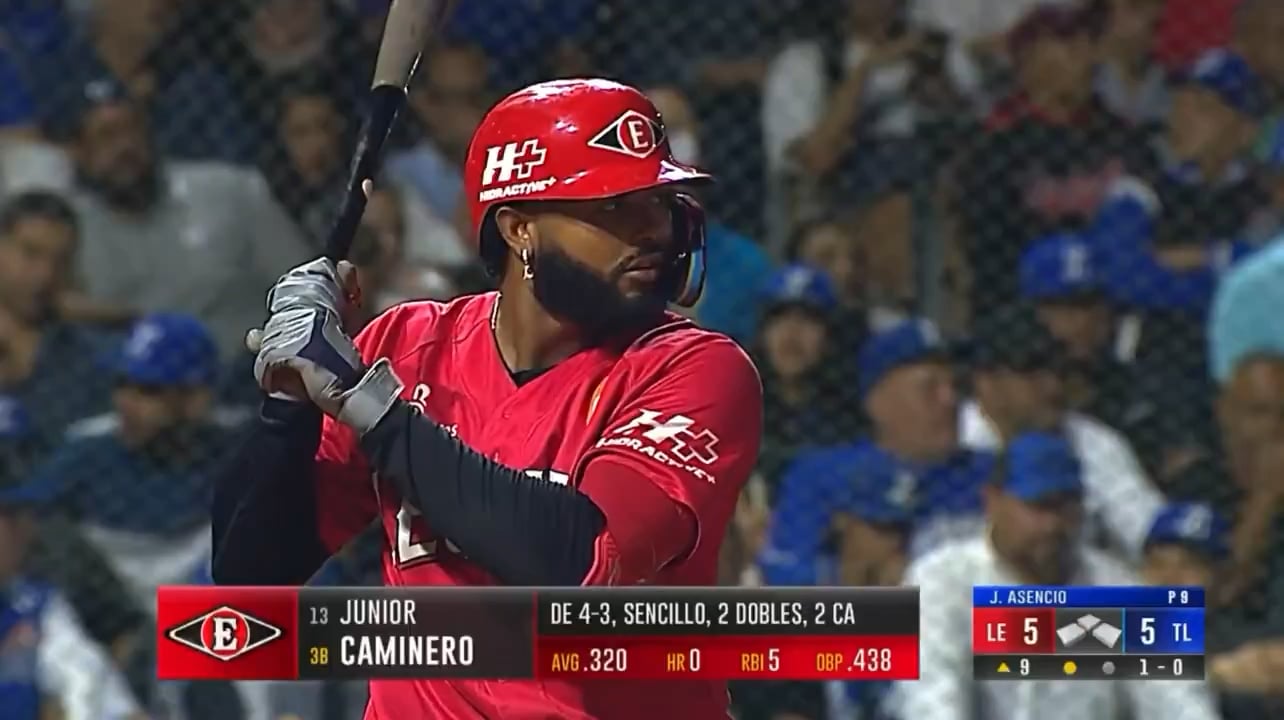 Junior Caminero smashes a home run over the CF wall to give Leones del Escogido the lead in the 9th inning of the Championship Game of LIDOM