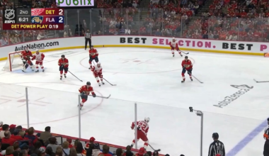 Patrick Kane scores the Wings third Power Play goal of the game