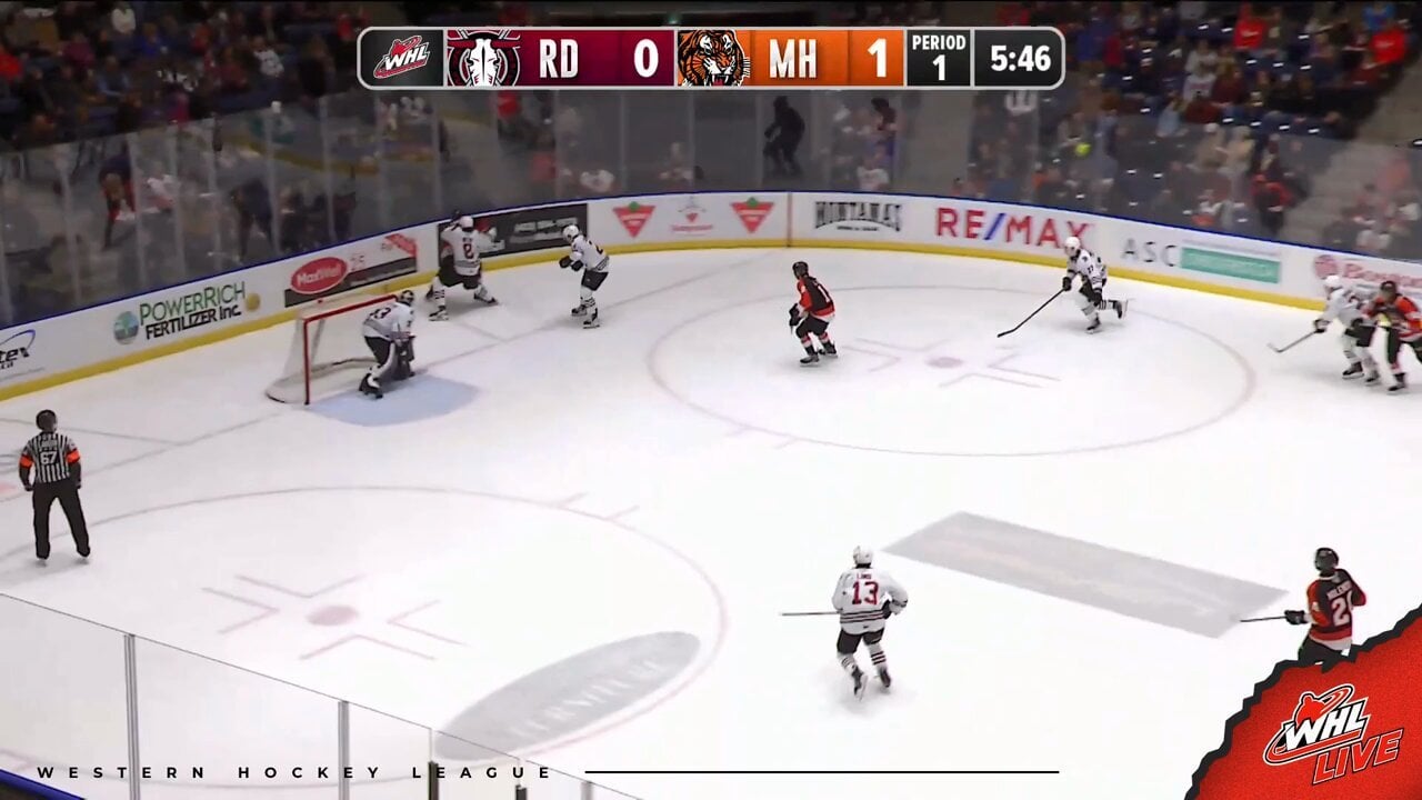 Molendyk gets his first goal with the Medicine Hat Tigers