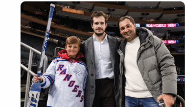 Shesty gifted his stick to young fan tonight