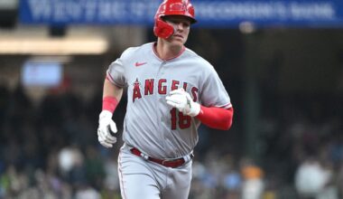 [MLBTR] Giants sign Jake Lamb as depth piece