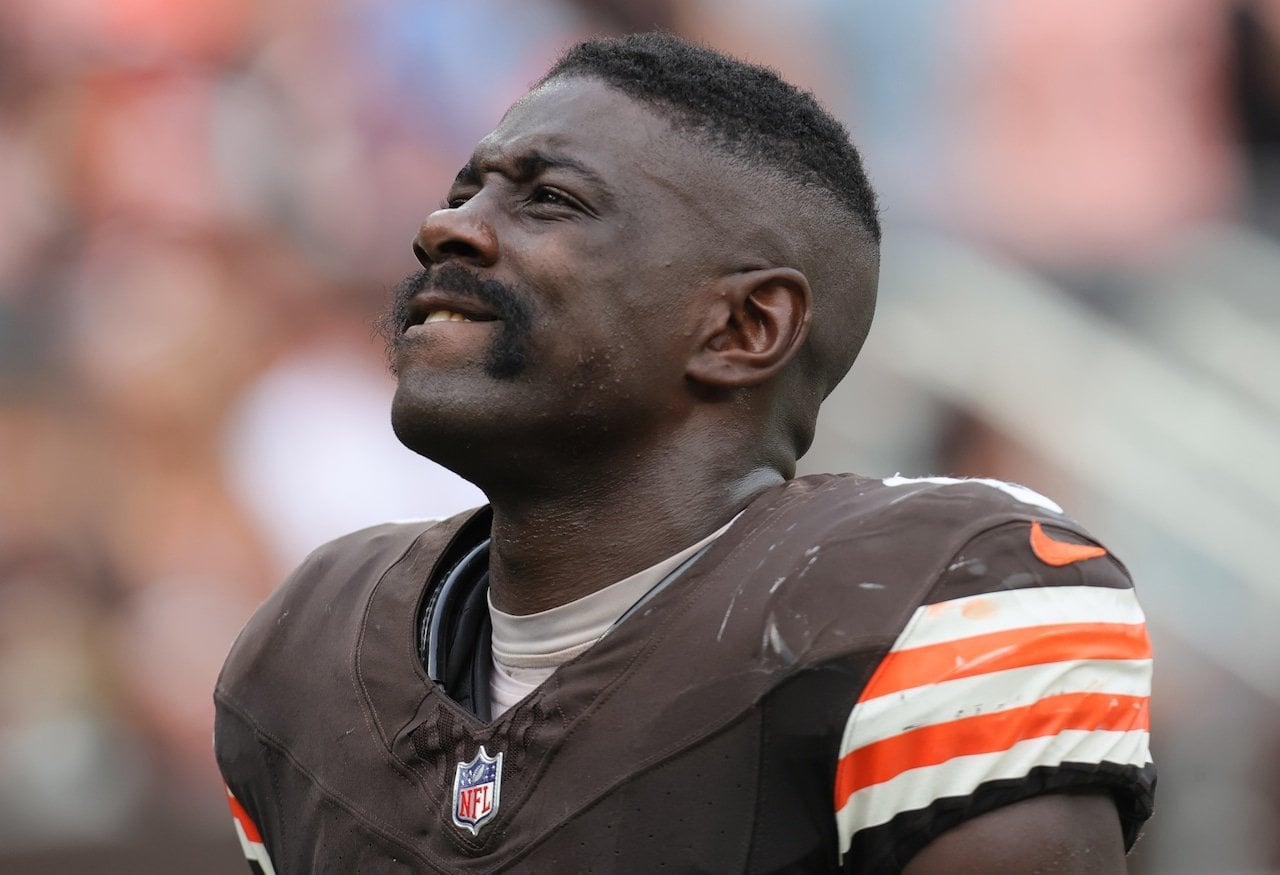 Browns ‘hope’ linebacker Jeremiah Owusu-Koramoah can play again after scary neck injury; outlook on Mike Hall Jr.’s knee injury