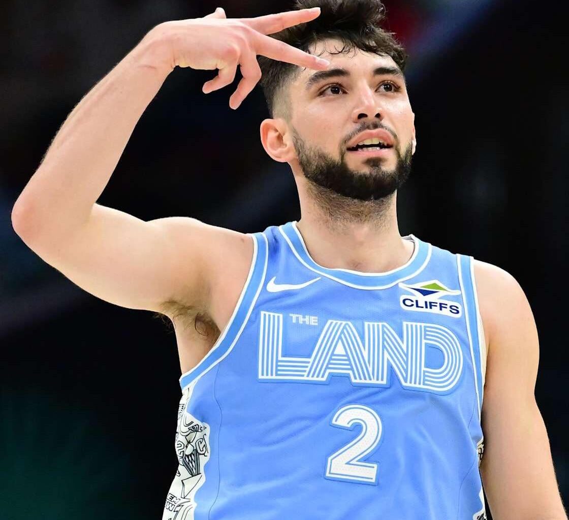 Ty Jerome tonight: 33 points (Career High!!!), 3 rebounds, 3 assists,8/8 From 3P, in 33 minutes