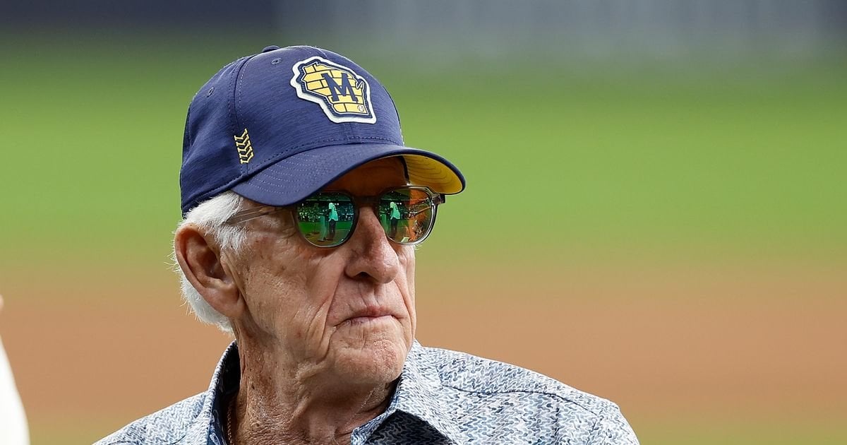 Bob Uecker dead, aged 90, as tributes paid to 'Mr Baseball' and former Phillies player