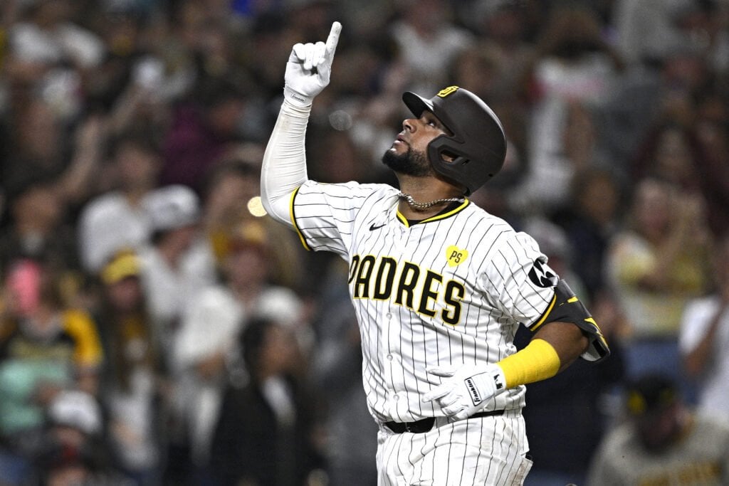 [MLBTR] The Padres have an agreement in place with catcher Elias Díaz, reports Daniel Álvarez-Montes of El Extrabase. The MAS+ Agency client gets a one-year, $3.5MM deal with a mutual option for 2026, though it’s still pending a physical.