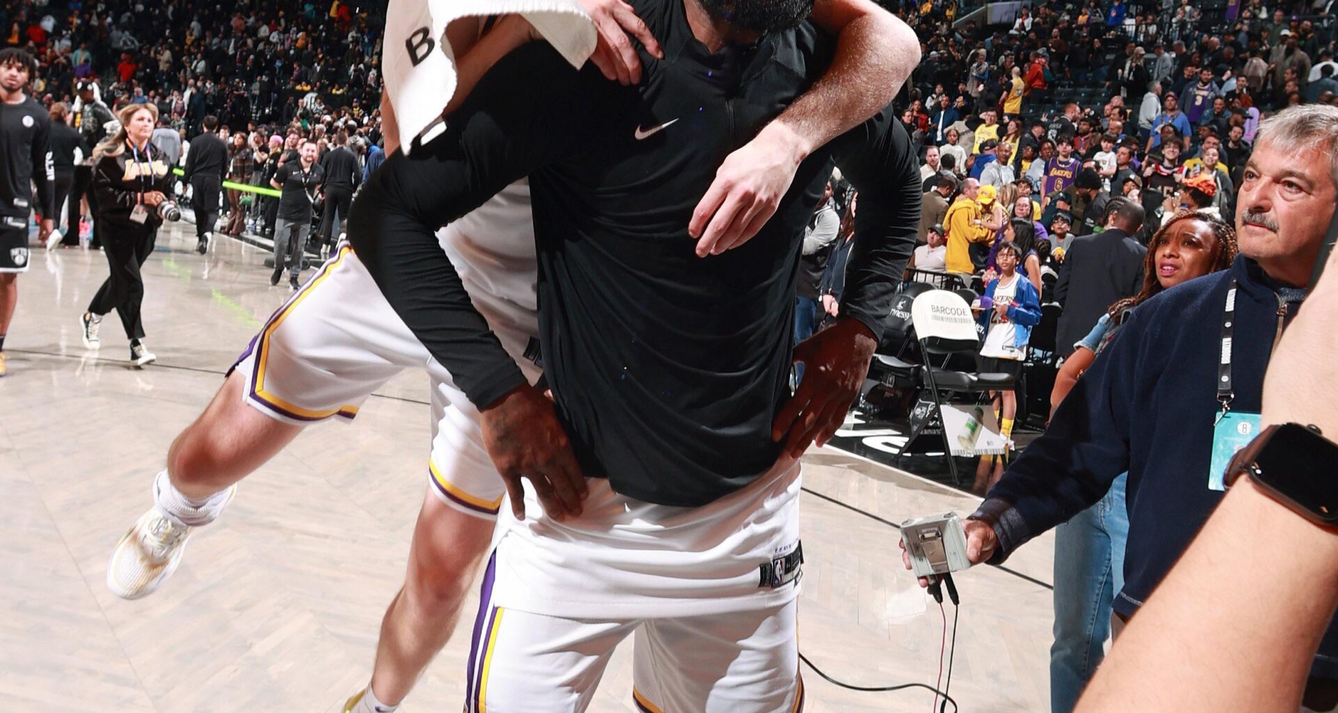 looking through lakers-nets photo archives and found the best photo ever
