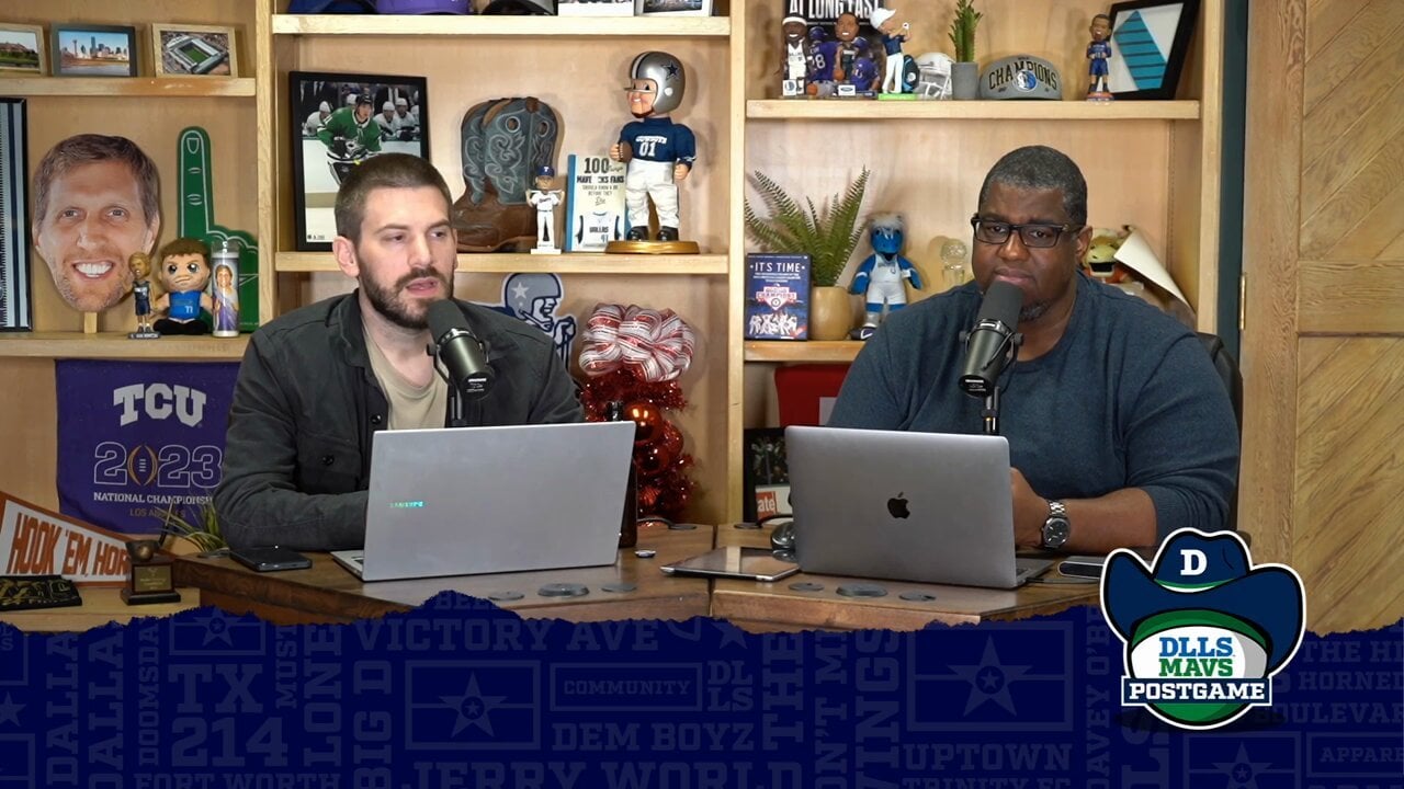 [DLLS Mavs] Klay Thompson hit 3 straight three's near the end of the 1st half as part of an 11-0 Mavs run to give Dallas a halftime lead. Proving again the adjustments he forces defenses to make when he's on the floor as the @DLLS_Mavs crew discussed on the Postgame Show!