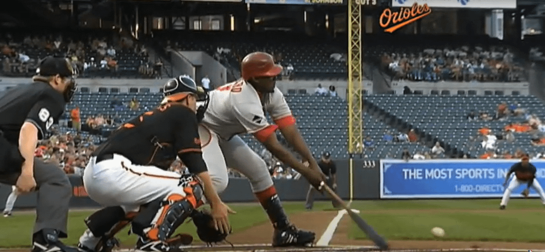 who do you think is the better bad ball hitter, Vlad or Roberto?