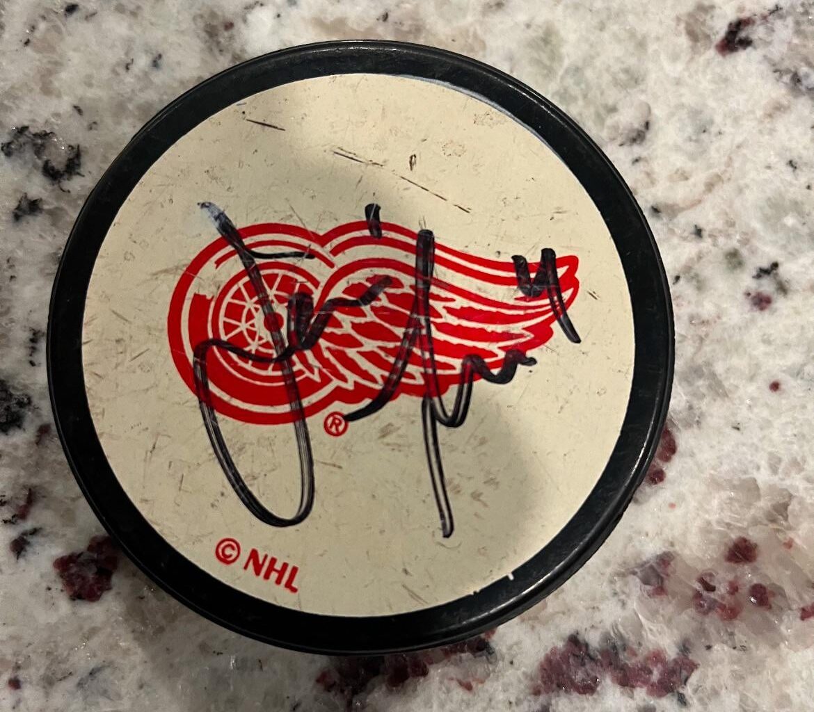 Who signed this puck? I’ve had it for years.