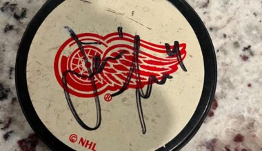 Who signed this puck? I’ve had it for years.
