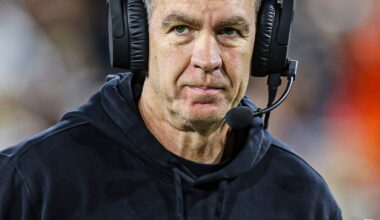 [Garafolo] The #Colts are hiring former #Bengals defensive coordinator Lou Anarumo as their new DC, sources tell The Insiders. A big hire for Shane Steichen, who interviewed a handful of experienced coaches and landed one in Anarumo.