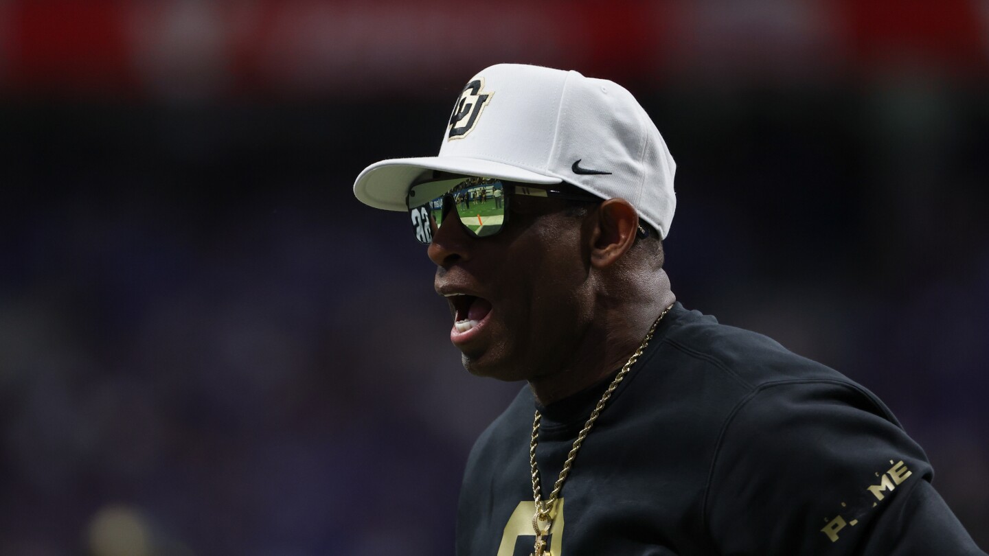 Reports: Jerry Jones talks to Deion Sanders about the Cowboys' opening