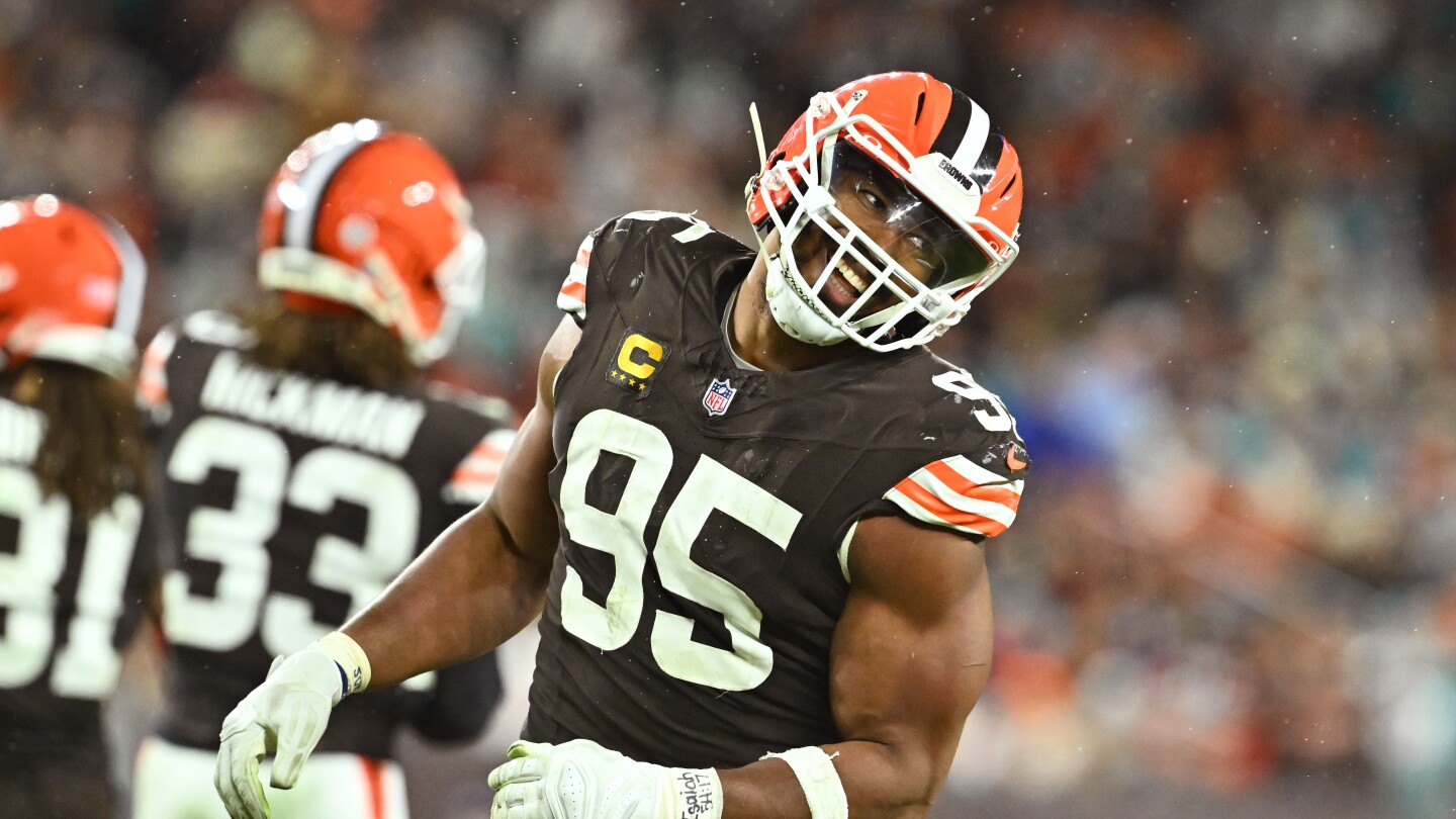 Myles Garrett: I'd rather mess up Ravens' division title hopes than win sack title