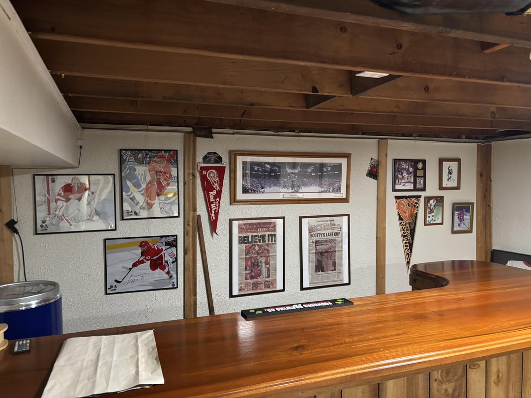 Finally moved in to the bar in my basement!