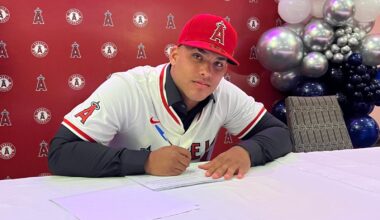 [Francys Romero] Venezuelan catcher Gabriel Davalillo has officially signed with the Angels. Bonus deal: $2,000,000. One of the top catchers in the 2024-25 international class.