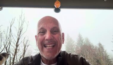 REKAP Rush Hour 🚗: Chicago Bears zero in on O-Line coach; Cubs in on Alex Bregman after all?