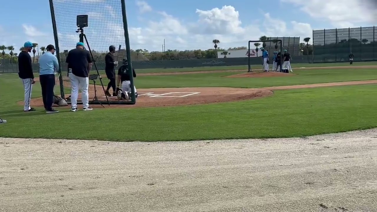 Ronny Henriquez Throws Live Batting Practice with Miami Marlins! (2025 MLB Spring Training)