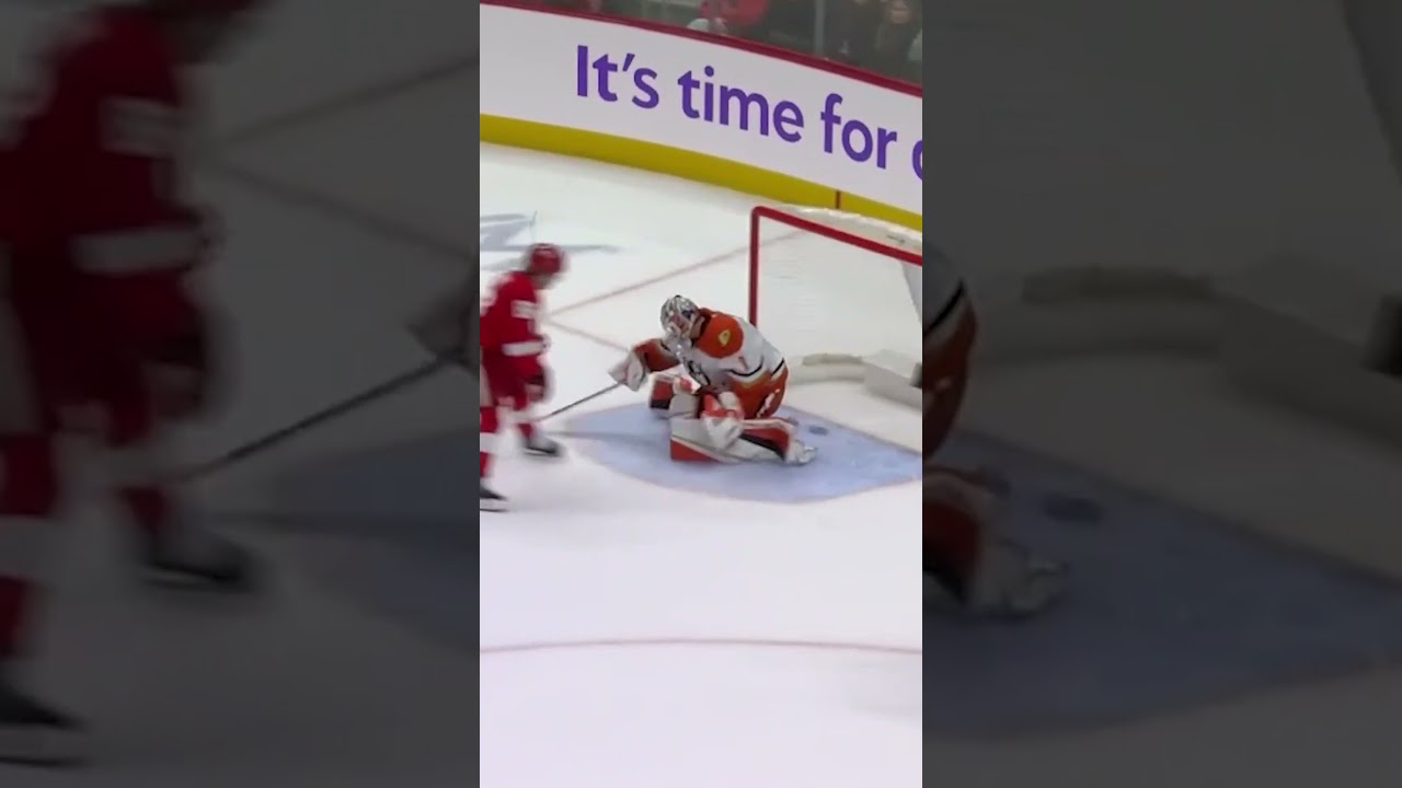 SHOWTIME CALLS CURTAINS 💐