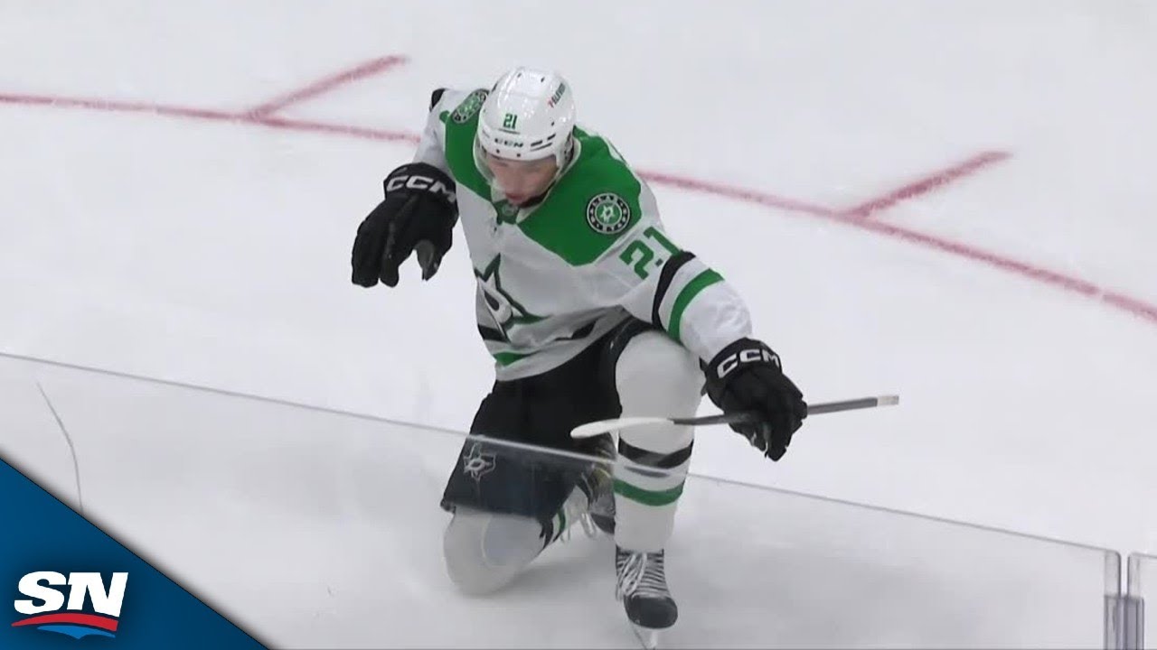 Stars' Jason Robertson Scores Trio Of Second-Period Goals To Complete Hat Trick