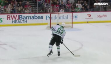 Wyatt Johnston scores a shorthanded goal against the New Jersey Devils