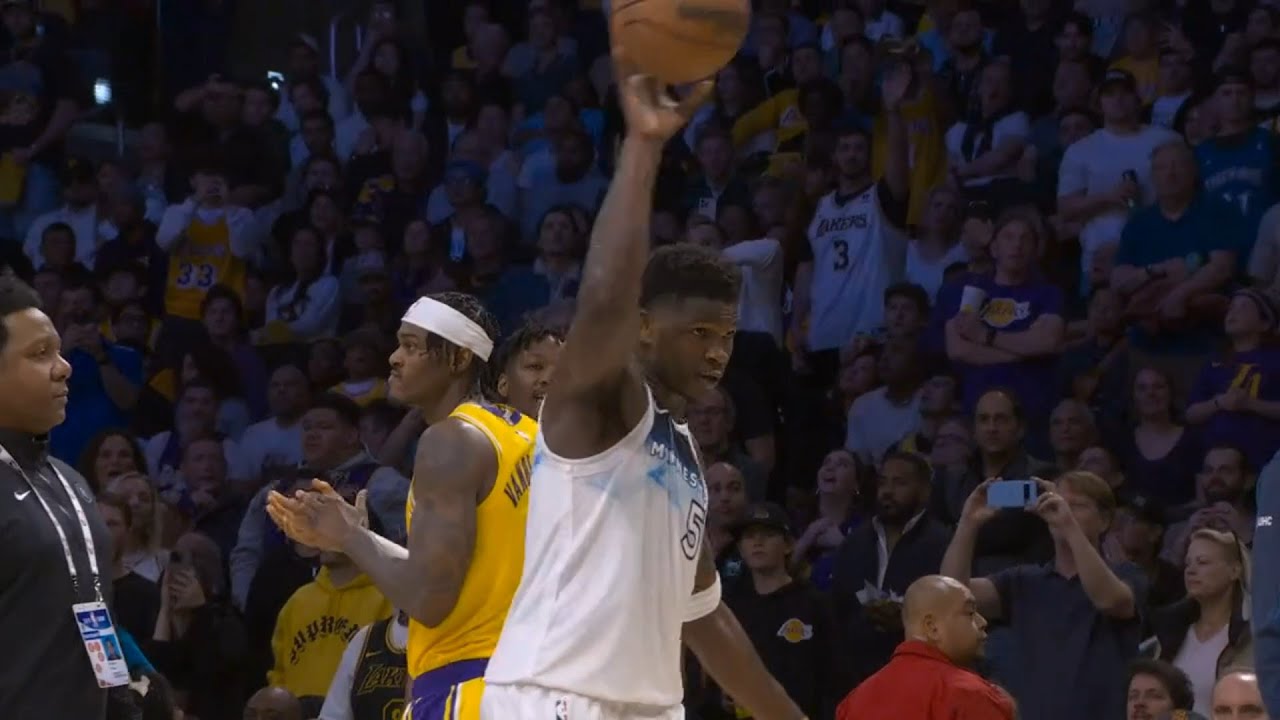 Anthony Edwards throws ball into crowd after getting ejected vs Lakers 😳