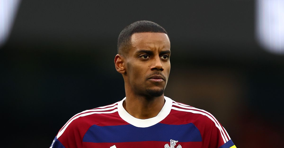 Newcastle United set to reject Barcelona offers for Alexander Isak - report