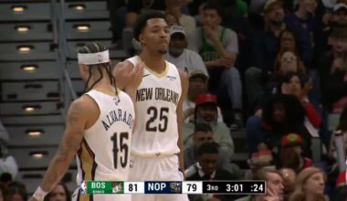 [Highlight] Trey Murphy III maneuvers smoothly and banks in a tough contested layup.